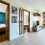 Wonder - Gorskie Z Kominkami Na Kameralnym Osiedlu - Plac Zabaw Na Terenie Kompleksu Apartman
