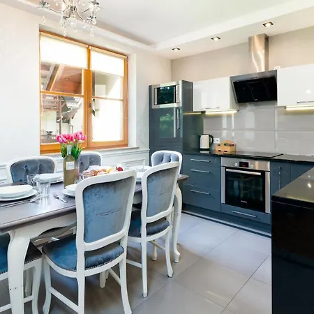 Wonder - Komuny Paryskiej - Górskie Z Kominkami Apartament *